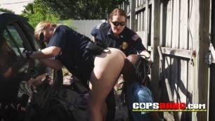 Rhasta guy dives into officer's ass before she rides his hard BBC