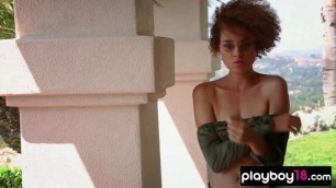Skinny ebony babe strips to show her hot body outdoor