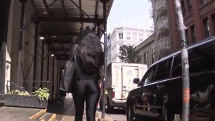 black_leggings_on_the_street_720p