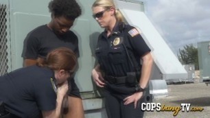 Cops love to fuck in outdoors black dudes that they just arrested for having massive cocks hiding.